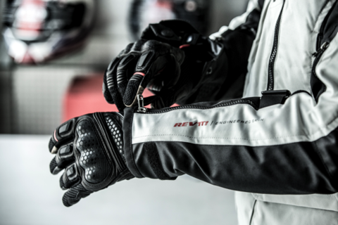 How To Choose The Perfect Riding Glove