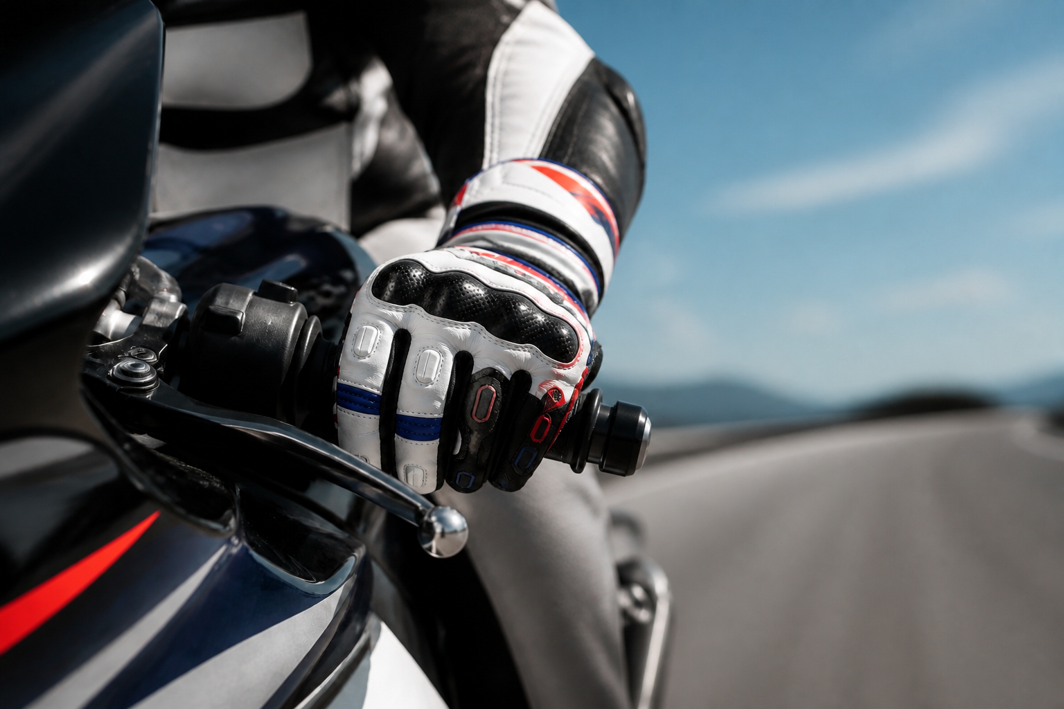 REV’IT! RSR 5 Gloves — Sport Protection Meets Everyday Comfort